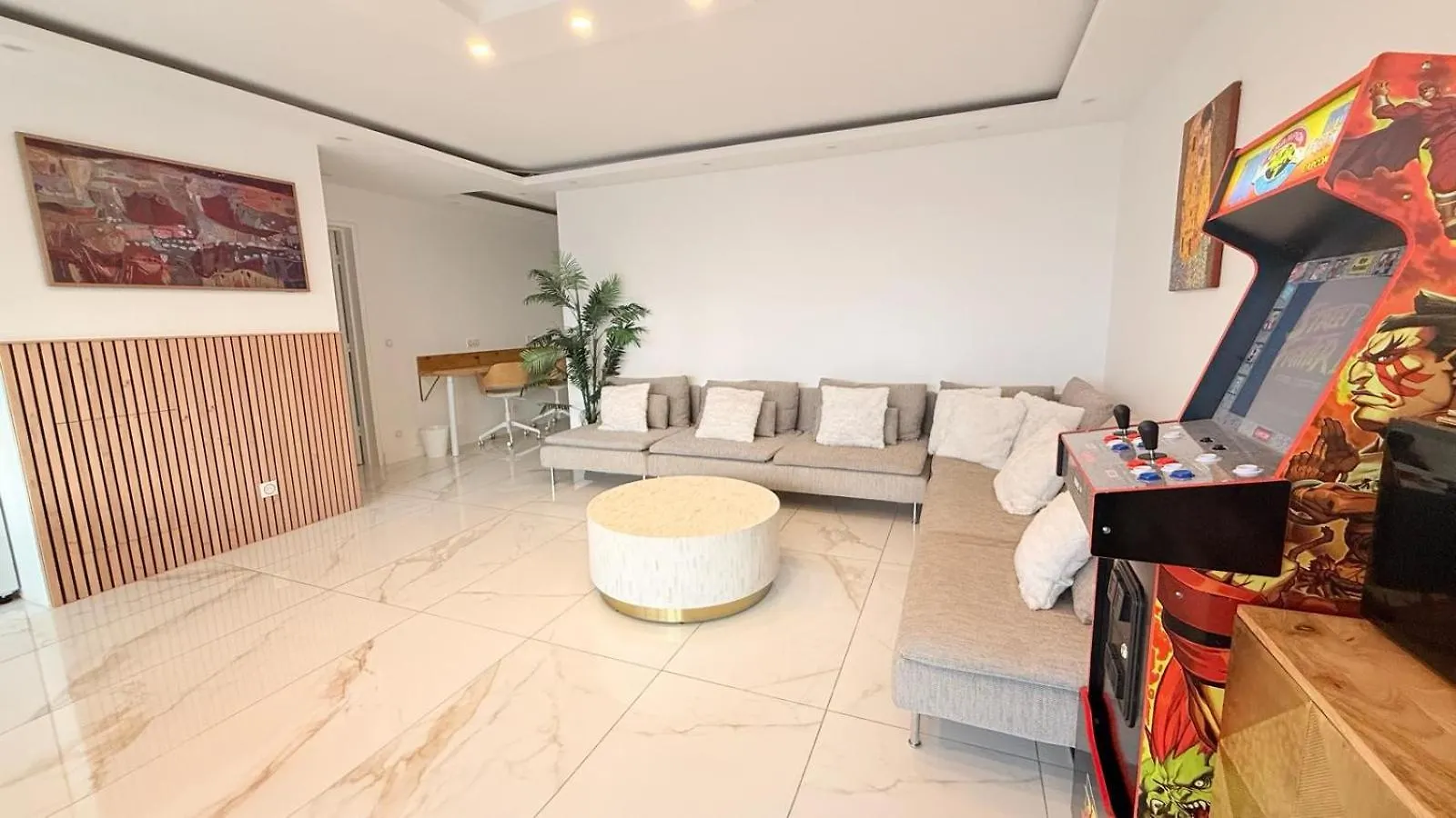 Nice Apartment With Amazing View Of Paris With Private Parking