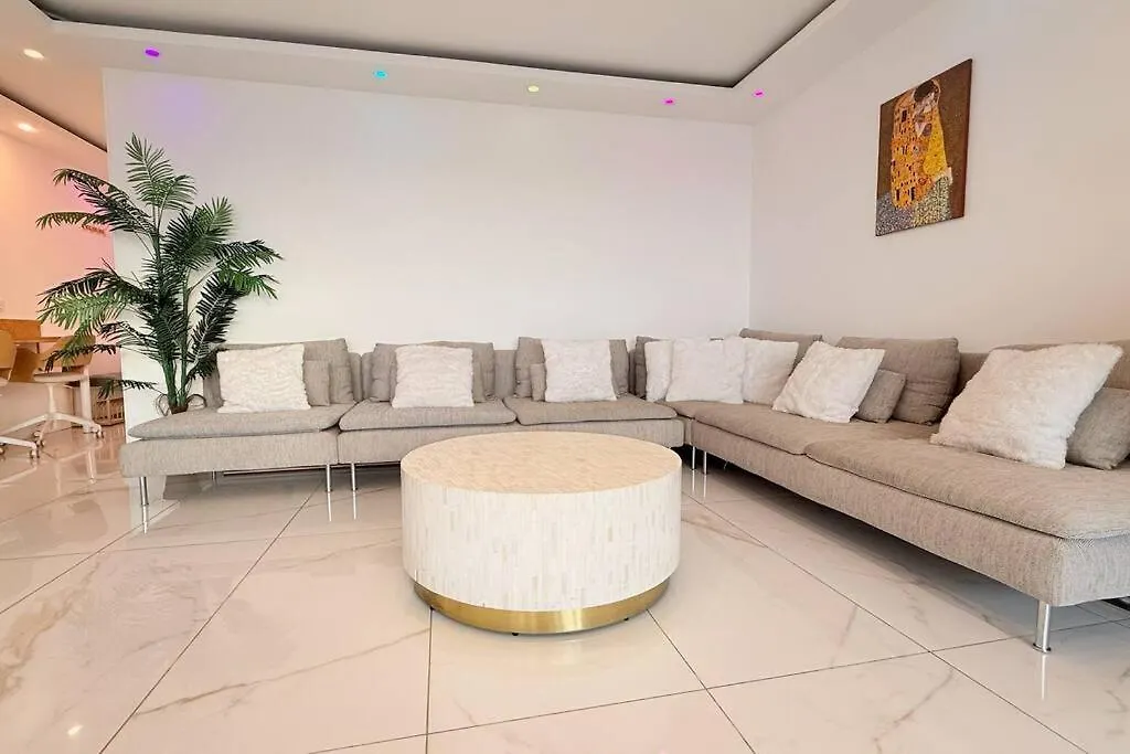 Nice Apartment With Amazing View Of Paris With Private Parking 法国