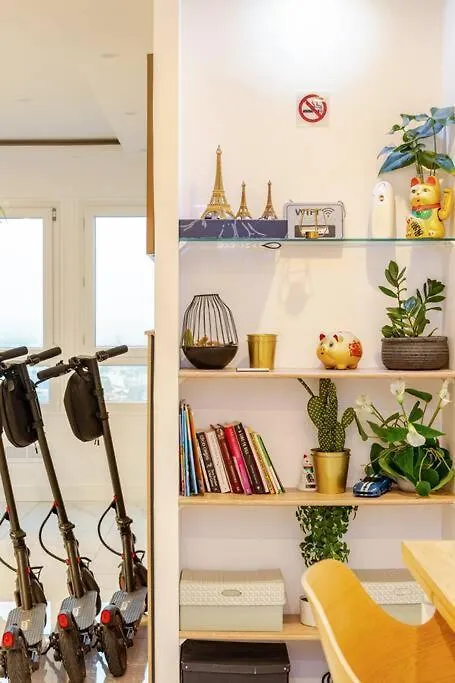 Nice Apartment With Amazing View Of Paris With Private Parking