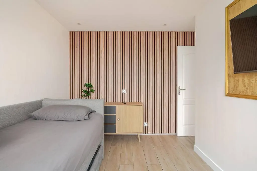 Nice Apartment With Amazing View Of Paris With Private Parking 0*,  法国