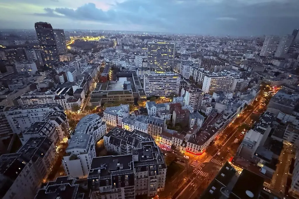 Nice Apartment With Amazing View Of Paris With Private Parking